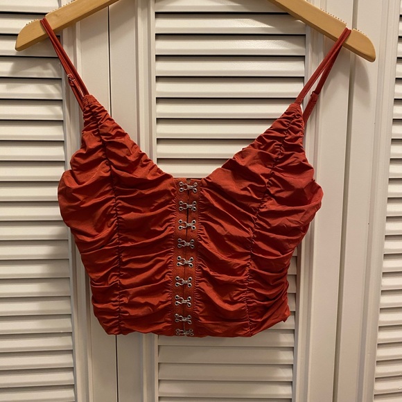 Tiger Mist Zetta Crop in Rust NWOT - Picture 5 of 6